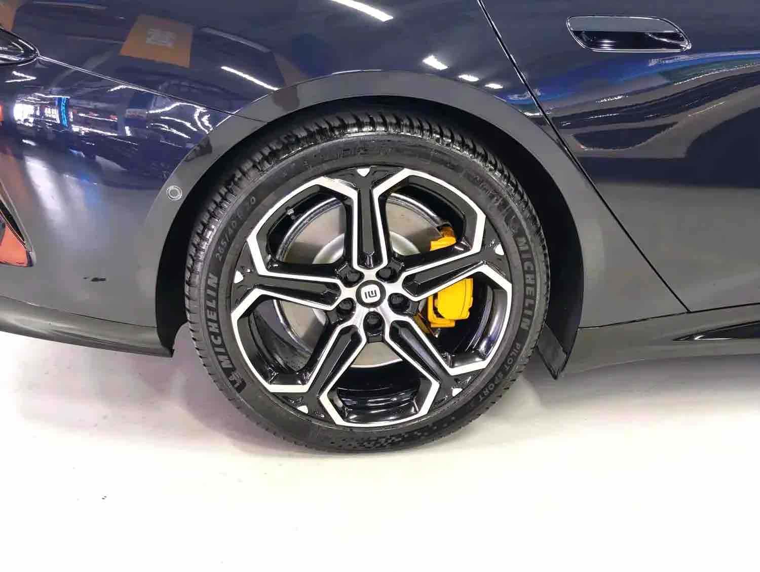 Xiaomi SU7, 2025 11