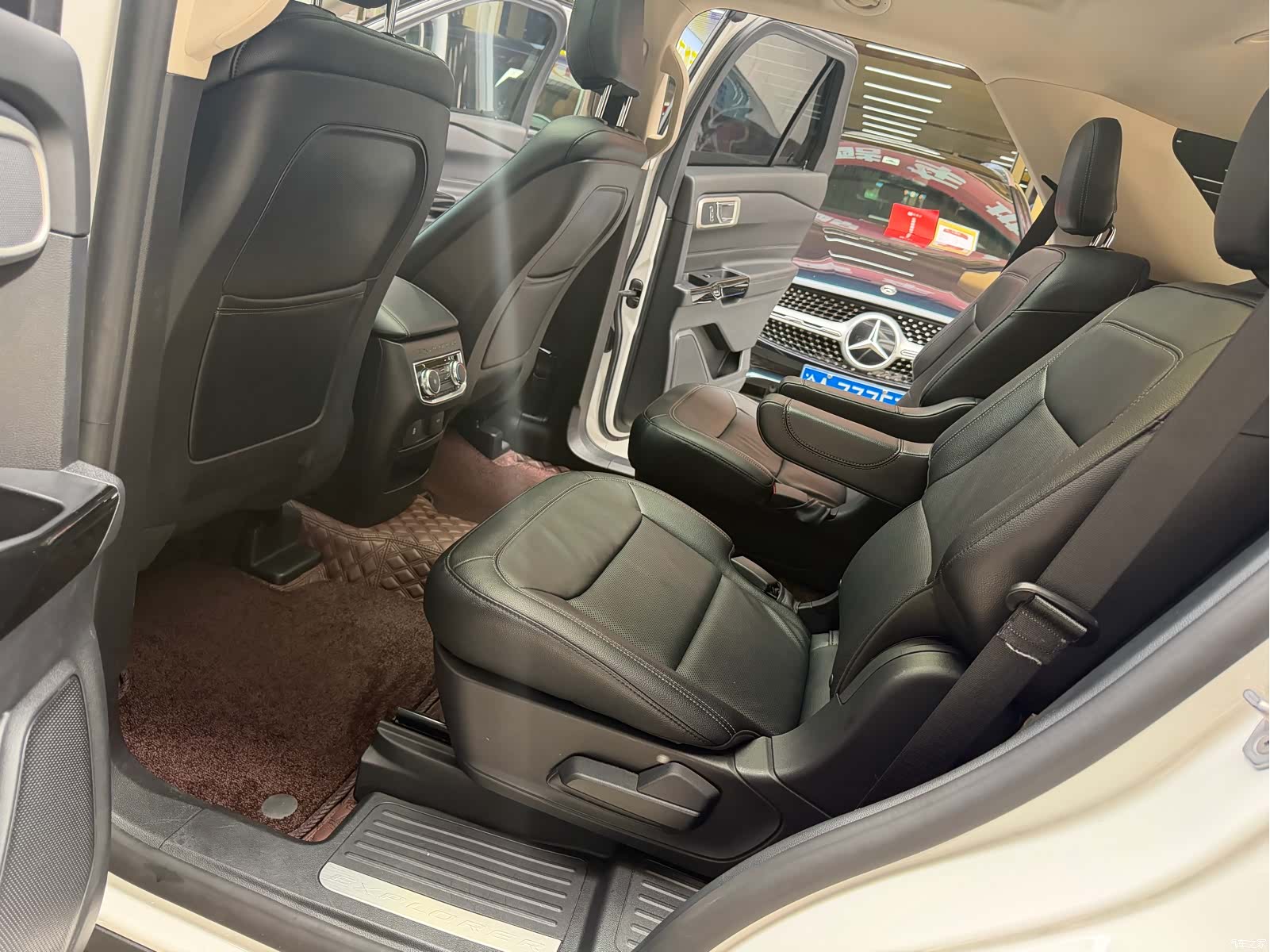 Ford Explorer, 2022 14