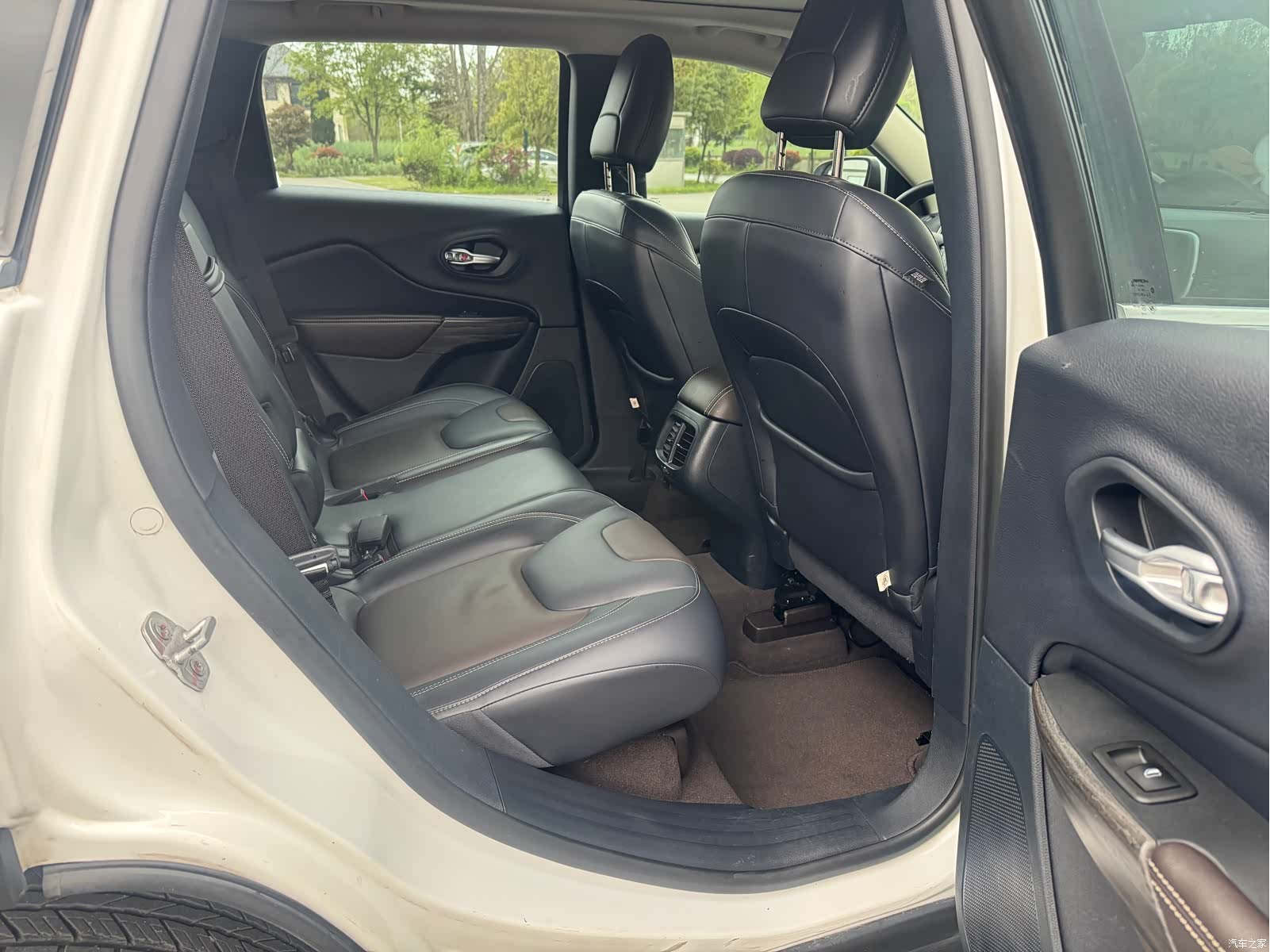 Jeep Cherokee, 2016 11