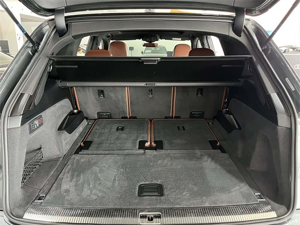 Audi Q7, 2023 9