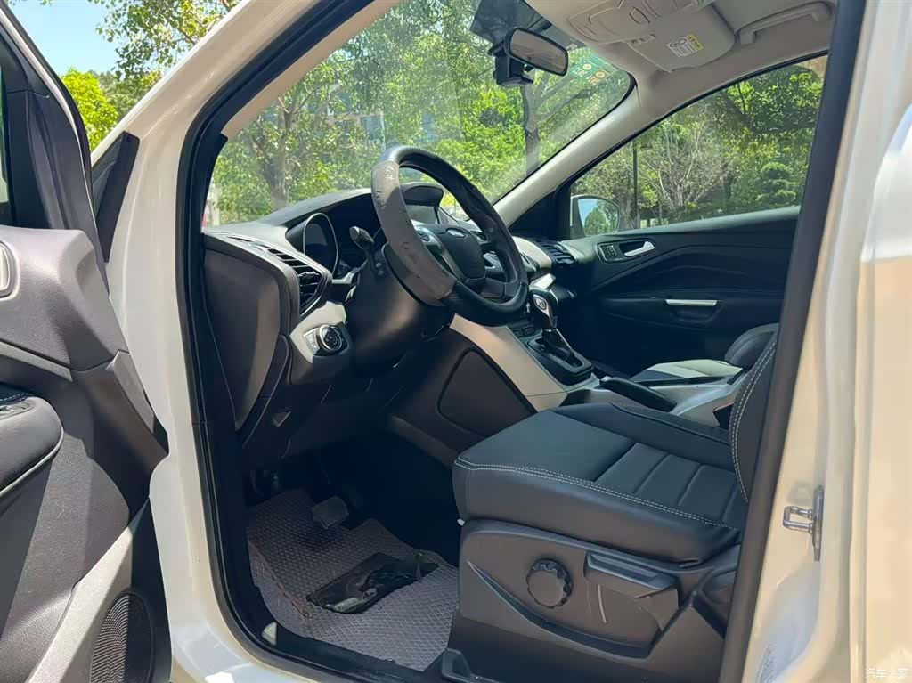 Ford Kuga, 2016 11