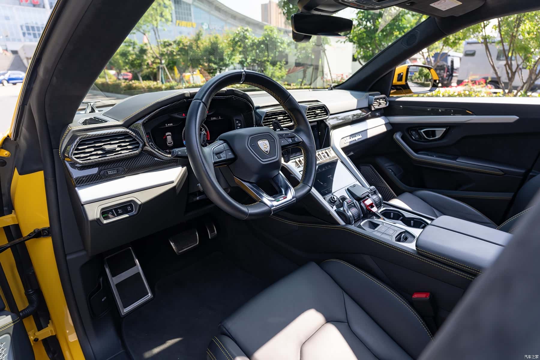 Lamborghini Urus, 2020 4
