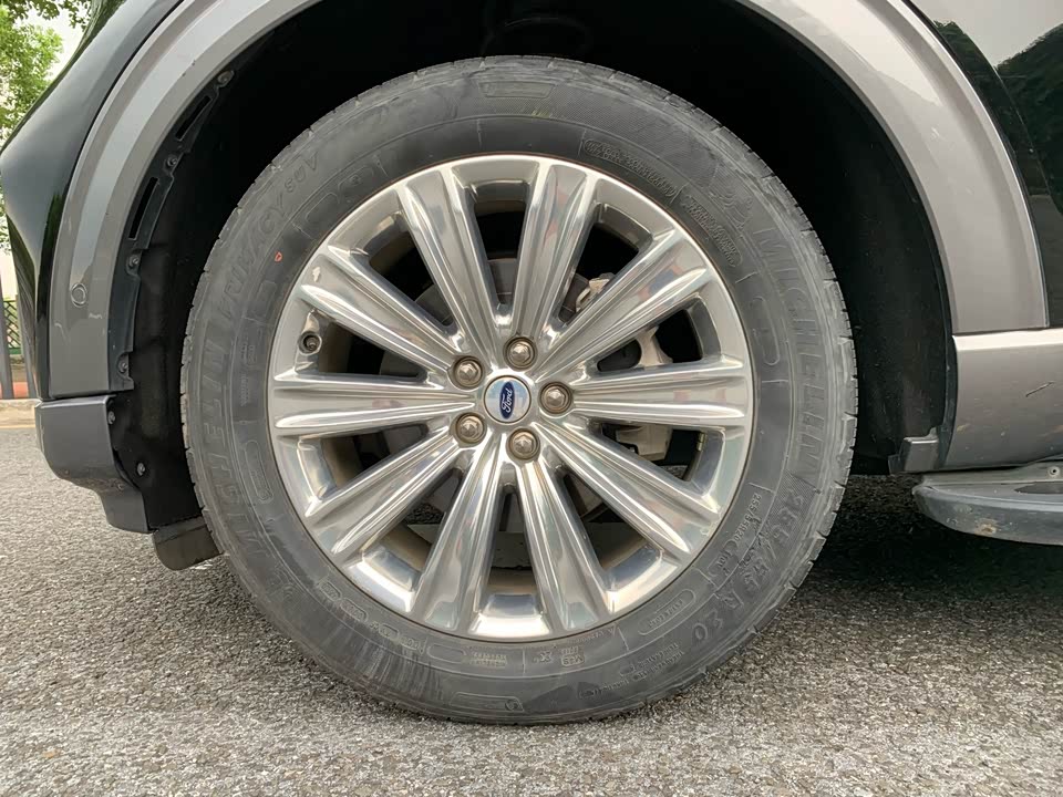 Ford Explorer Ford Explorer