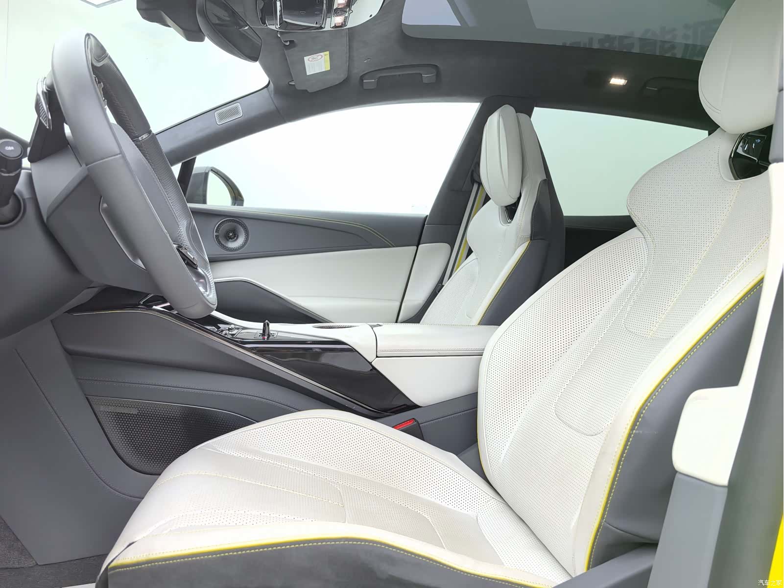 Lotus ELETRE, 2023 4
