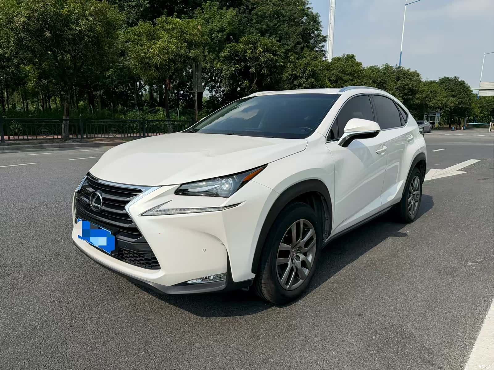 Lexus NX, 2016 1