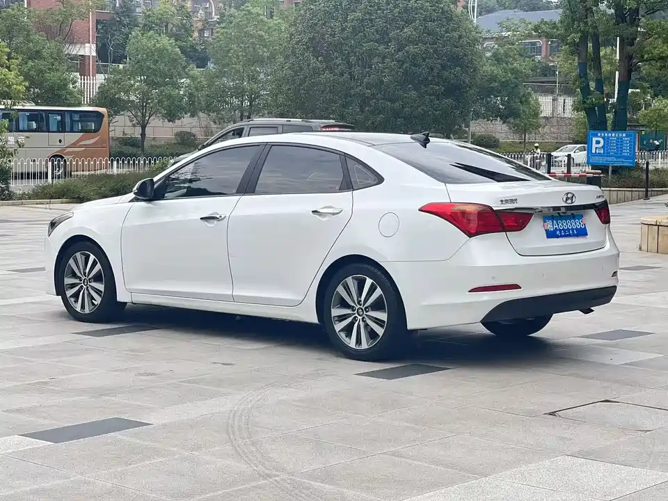 Hyundai Name picture