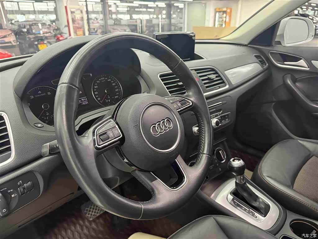 Audi Q3, 2018 13