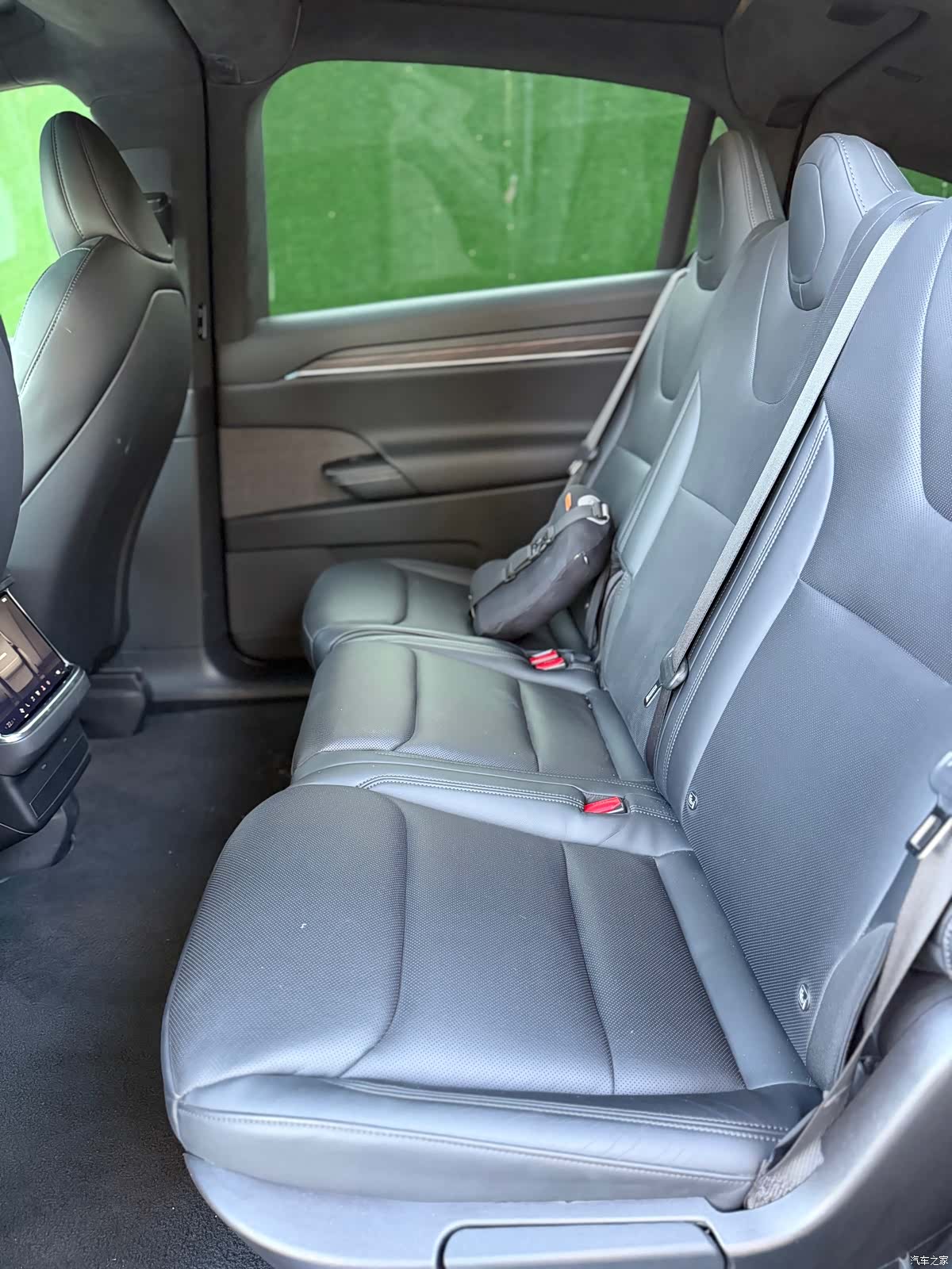 Tesla Model X, 2024 7