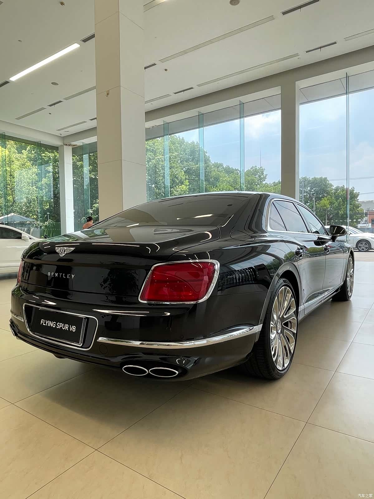 Bentley Flying Spur, 2022 6