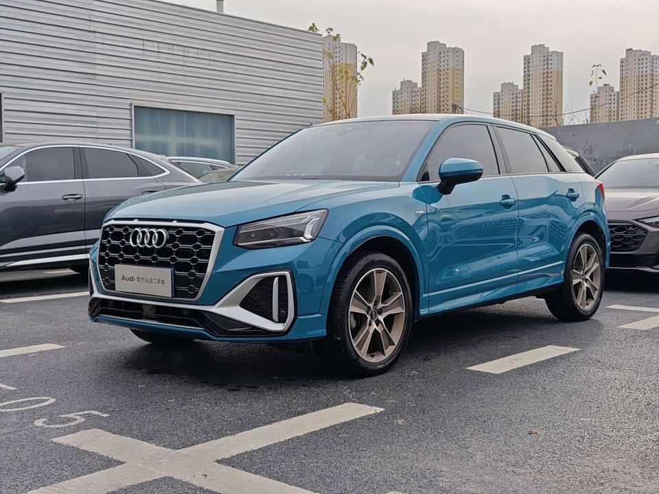 Audi Q2L