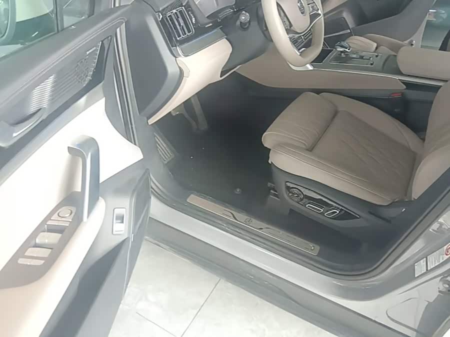 BYD Tang New Energy 2025, фото 16