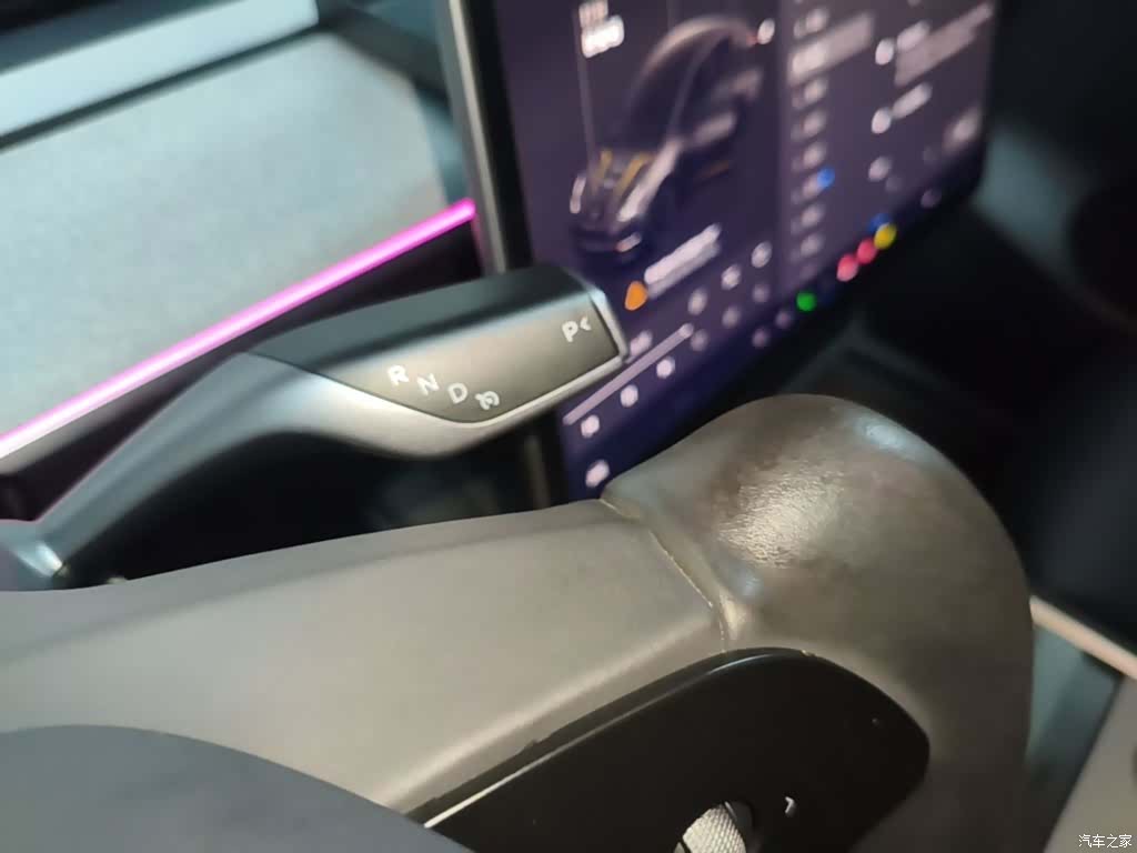 Model Y, 2023 10
