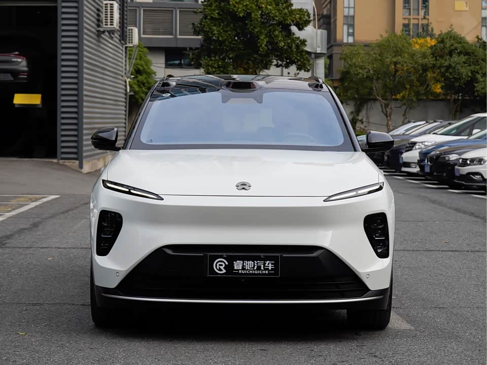 NIO ES8