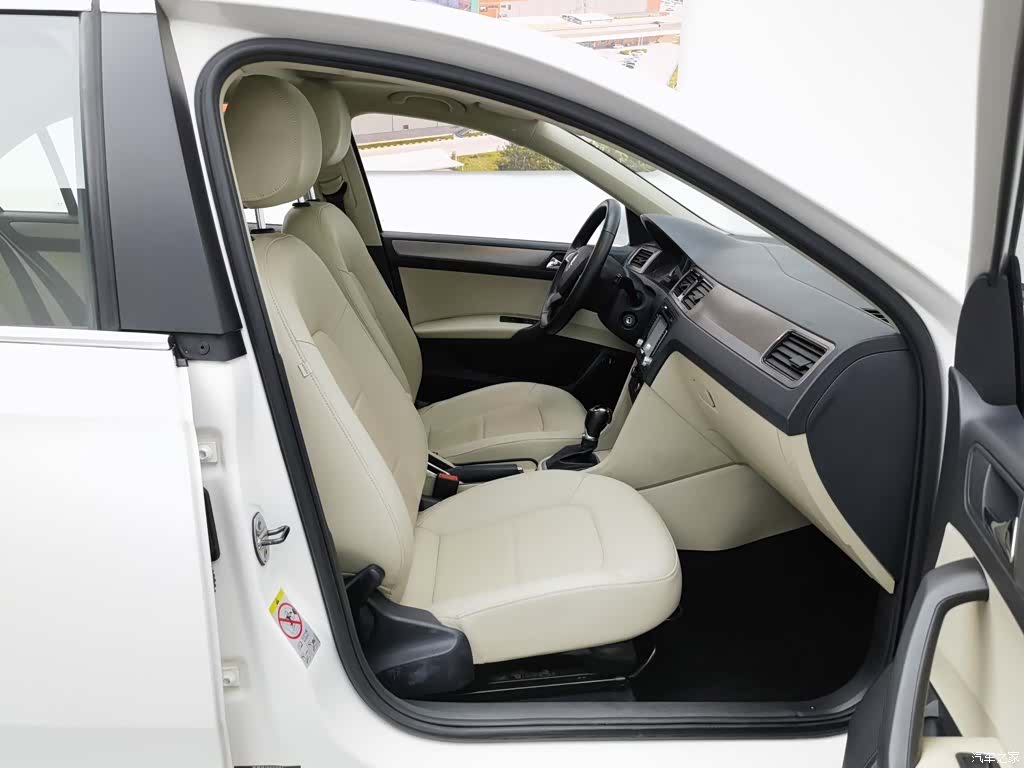 Skoda Rapid, 2014 23