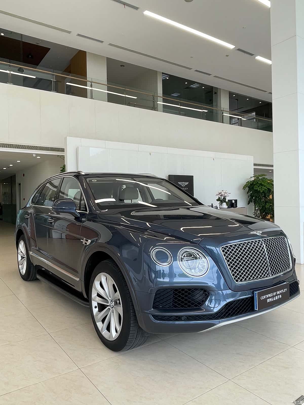 Bentley Bentayga, 2017 2
