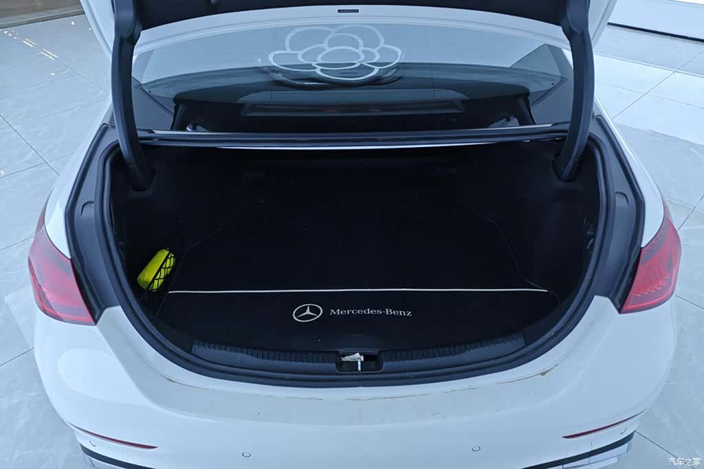 Mercedes-Benz C-Class, 2022 4