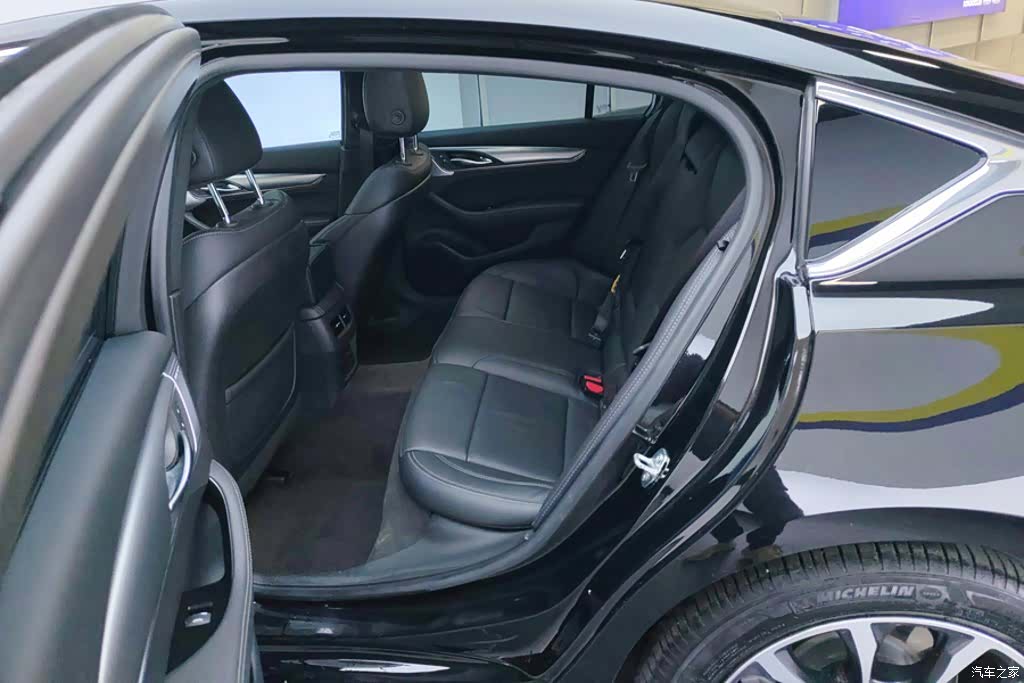 Cadillac CT5, 2023 11