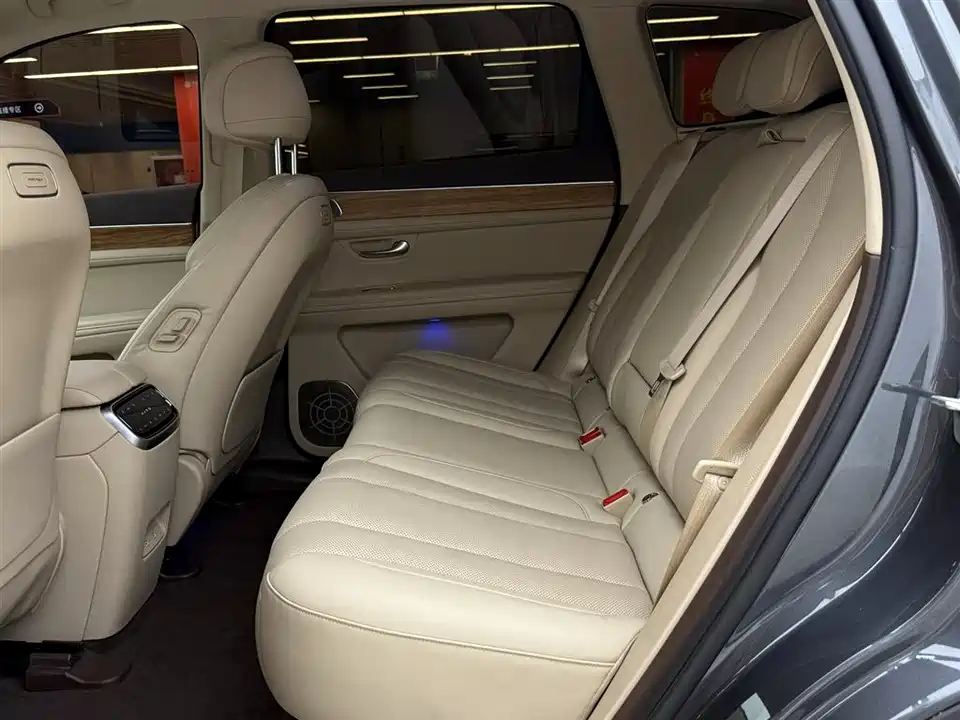 AITO Ask the world M7