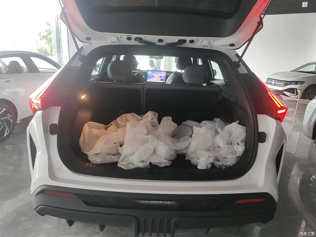 Geely Boyue, 2026 19