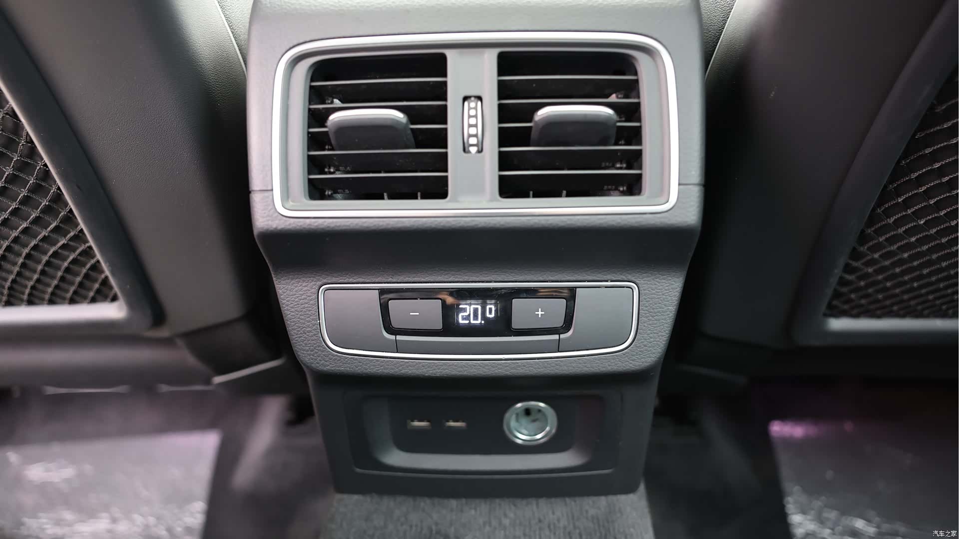 Audi Q5L, 2022 10