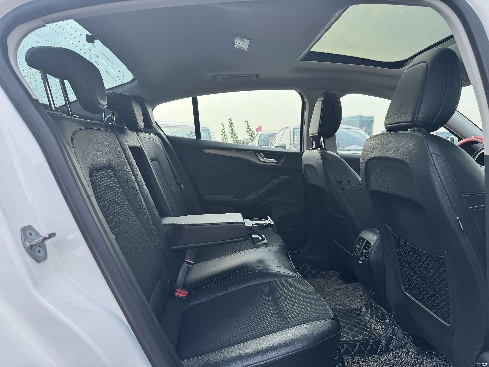 Ford Focus, 2019 8