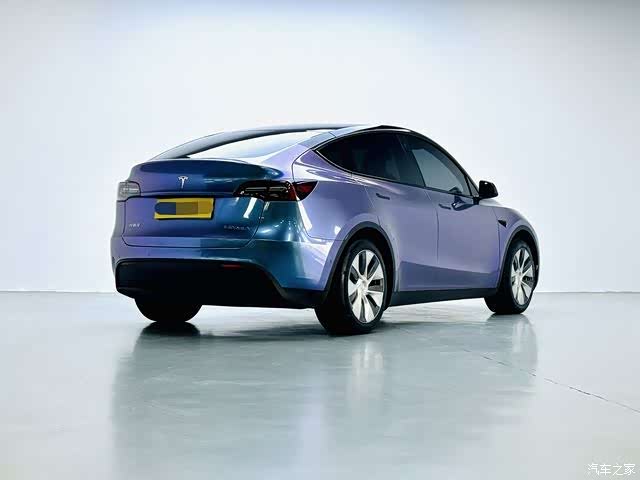 Tesla Model Y, 2023 9