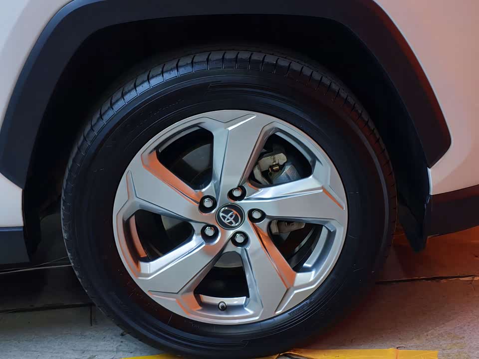 Toyota RAV4 Rongfang