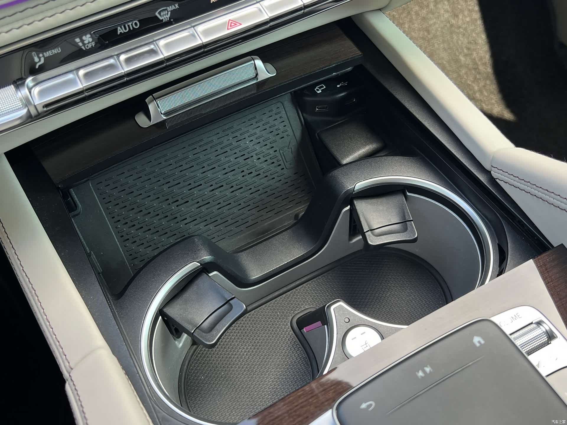 Maybach GLS, 2022 21