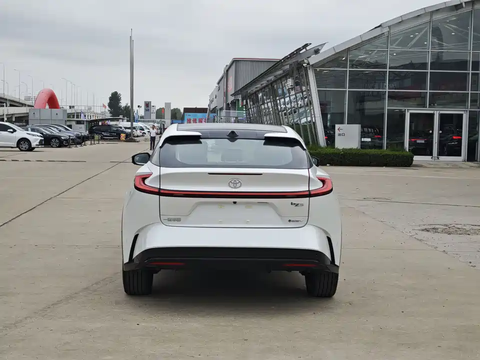 Toyota bZ5