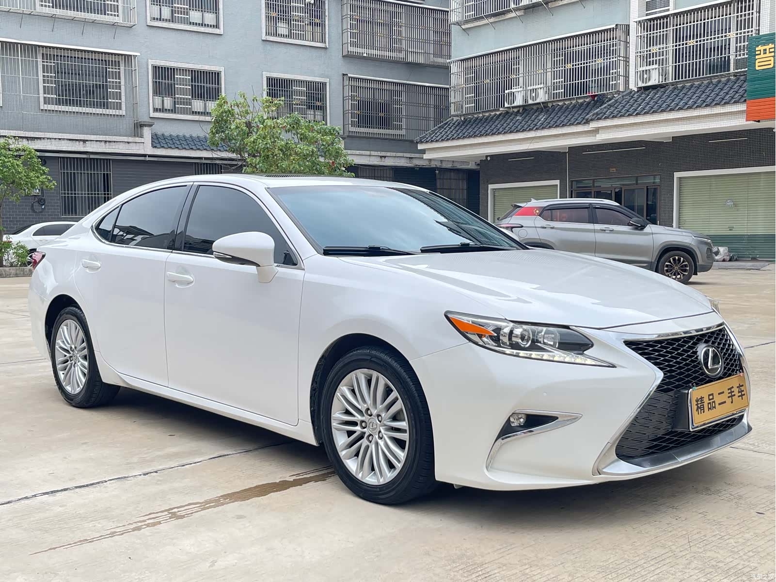 Lexus ES, 2016 3