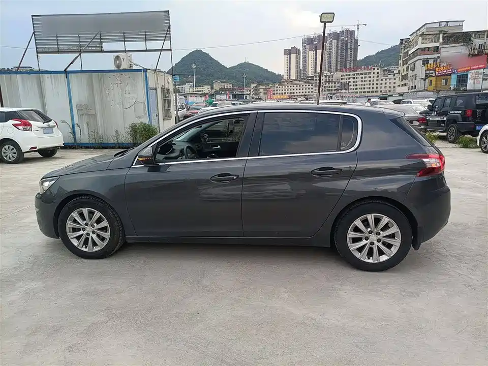 Peugeot 308S