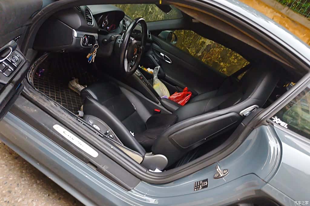 Porsche Cayman, 2018 9