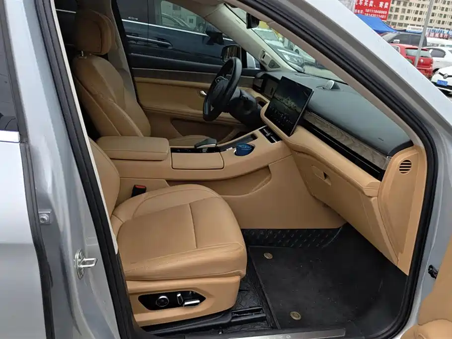 AITO Ask the world M5