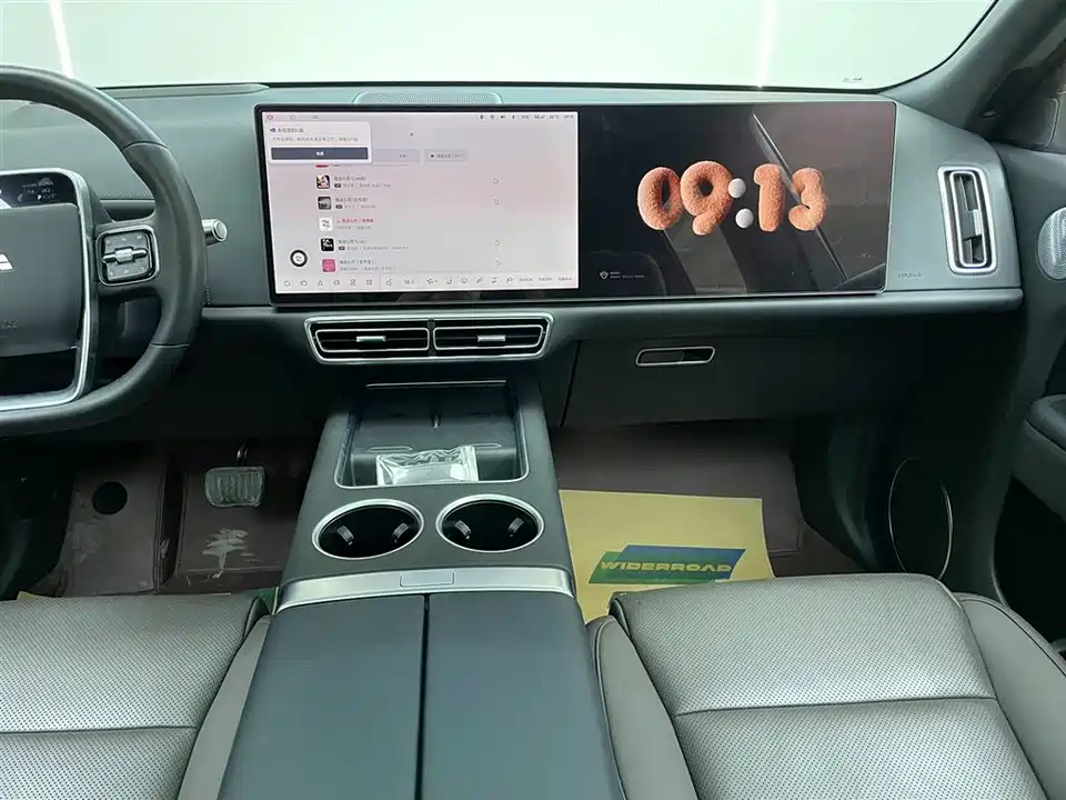 Li Auto Ideal L8