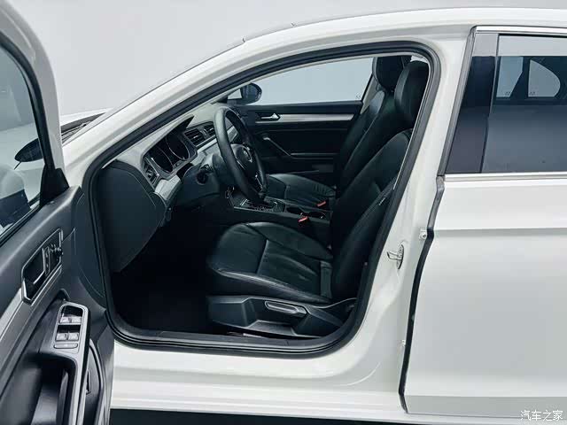 Volkswagen Lamando, 2016 7