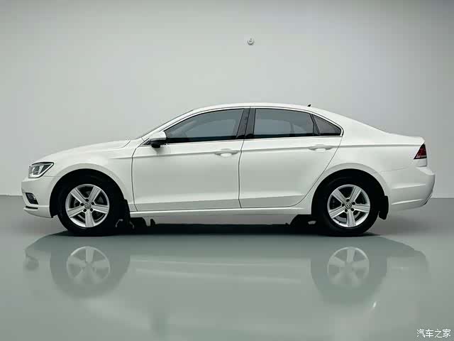 Volkswagen Lamando, 2016 12
