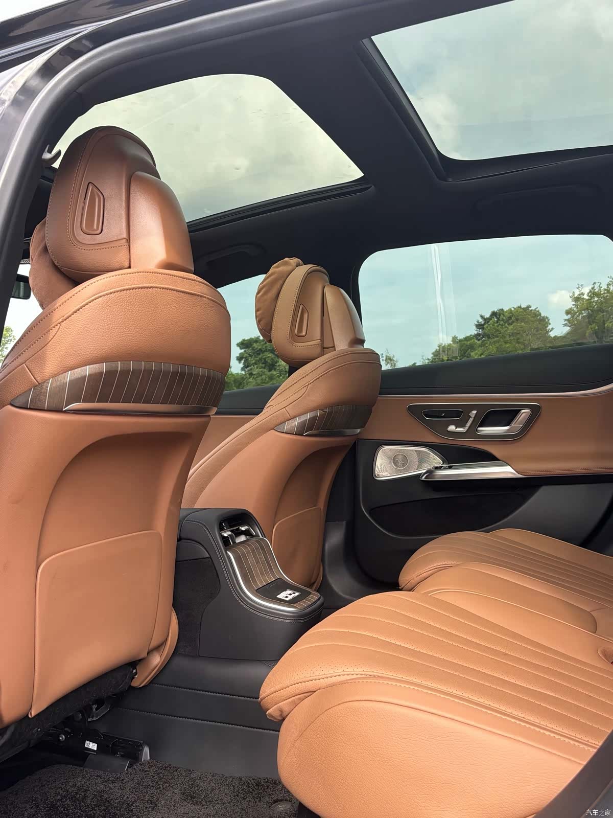 Mercedes-Benz E-Class, 2024 9