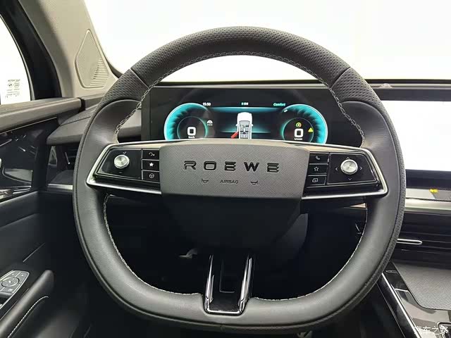 Roewe RX5, 2022 4