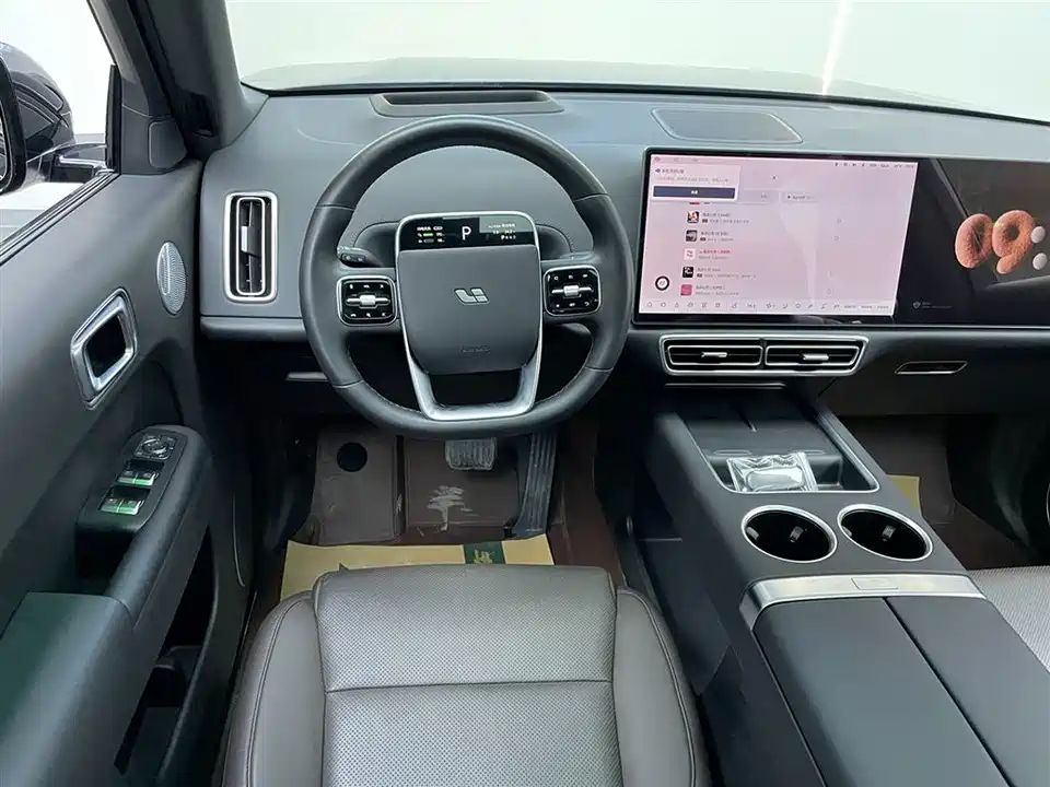 Li Auto Ideal L8