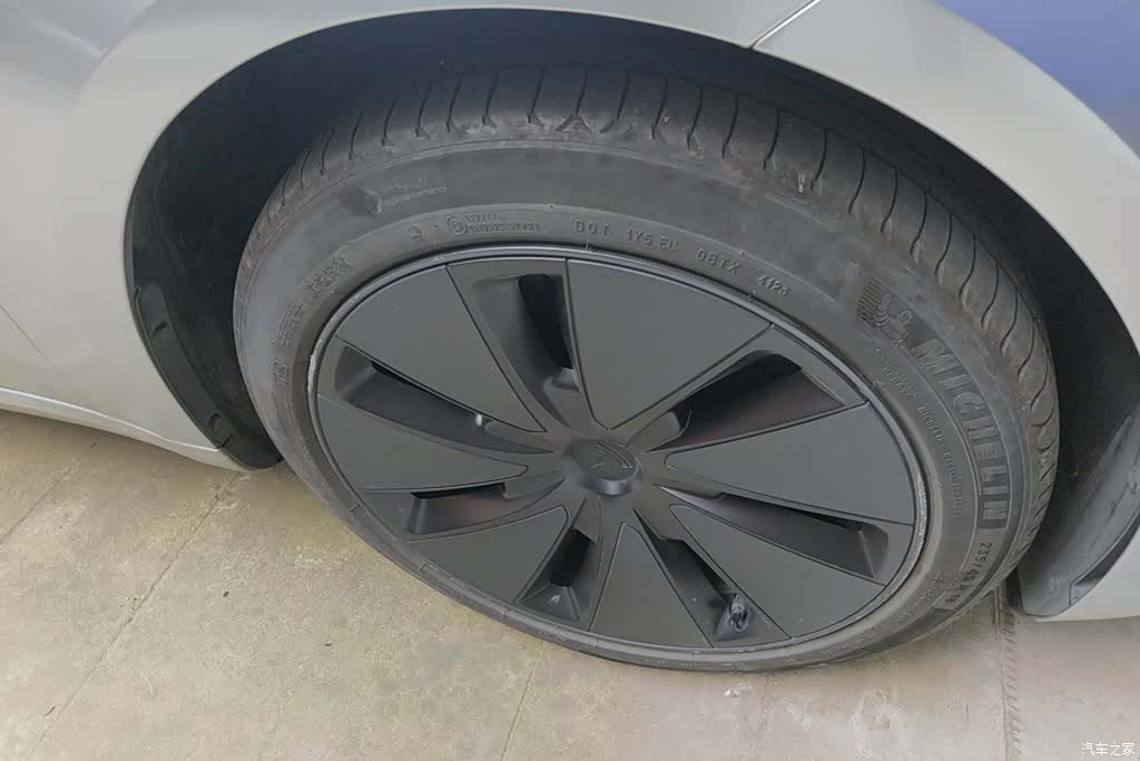 Tesla Model 3, 2023 6