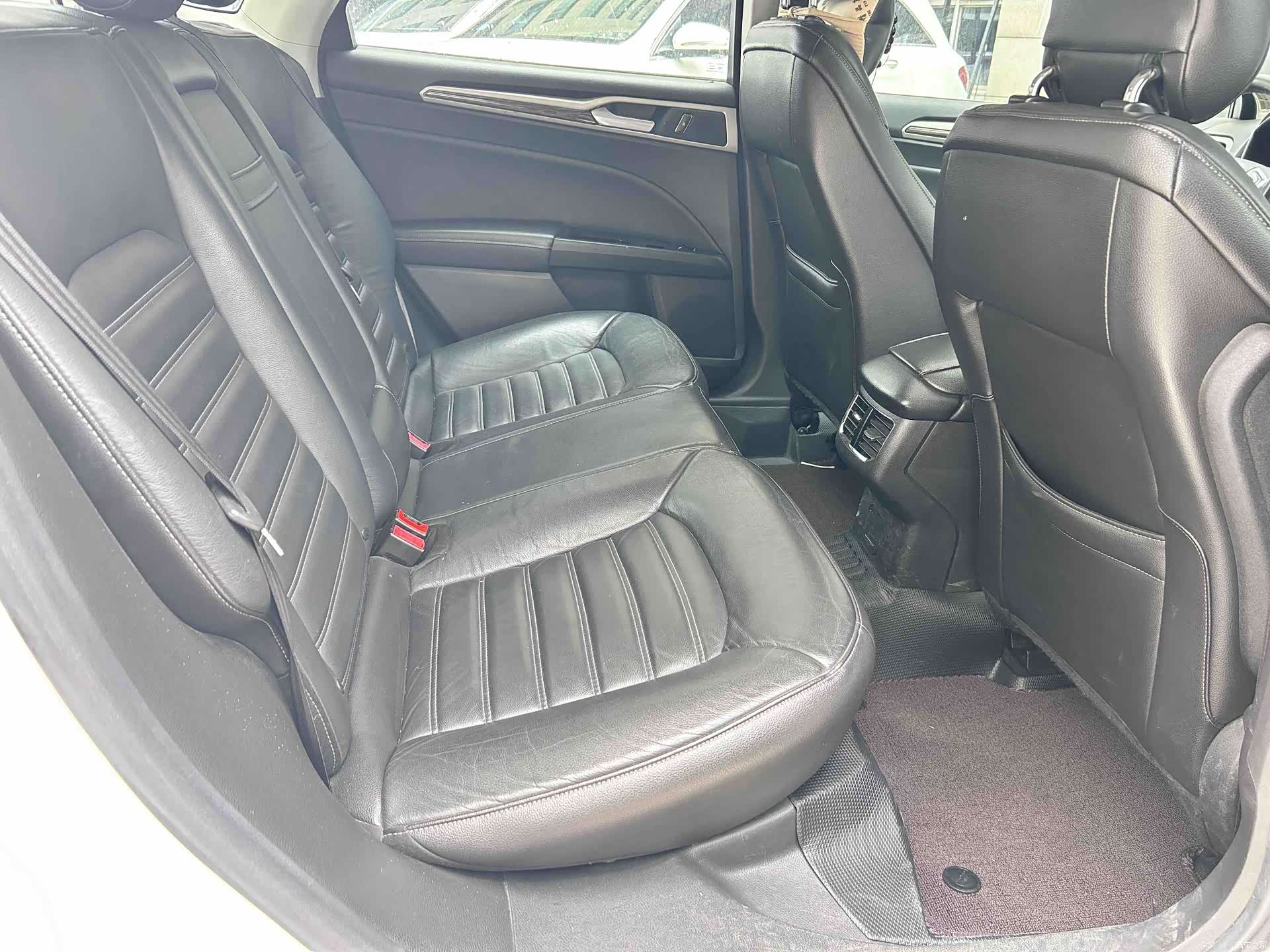 Ford Mondeo, 2015 14