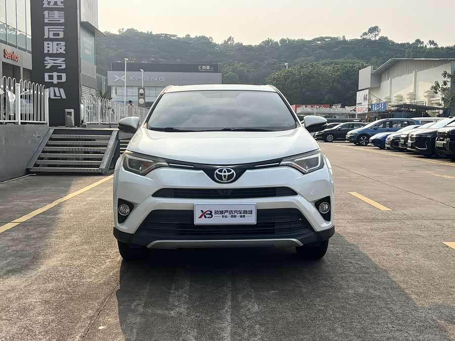 Toyota RAV4 2017, фото 2