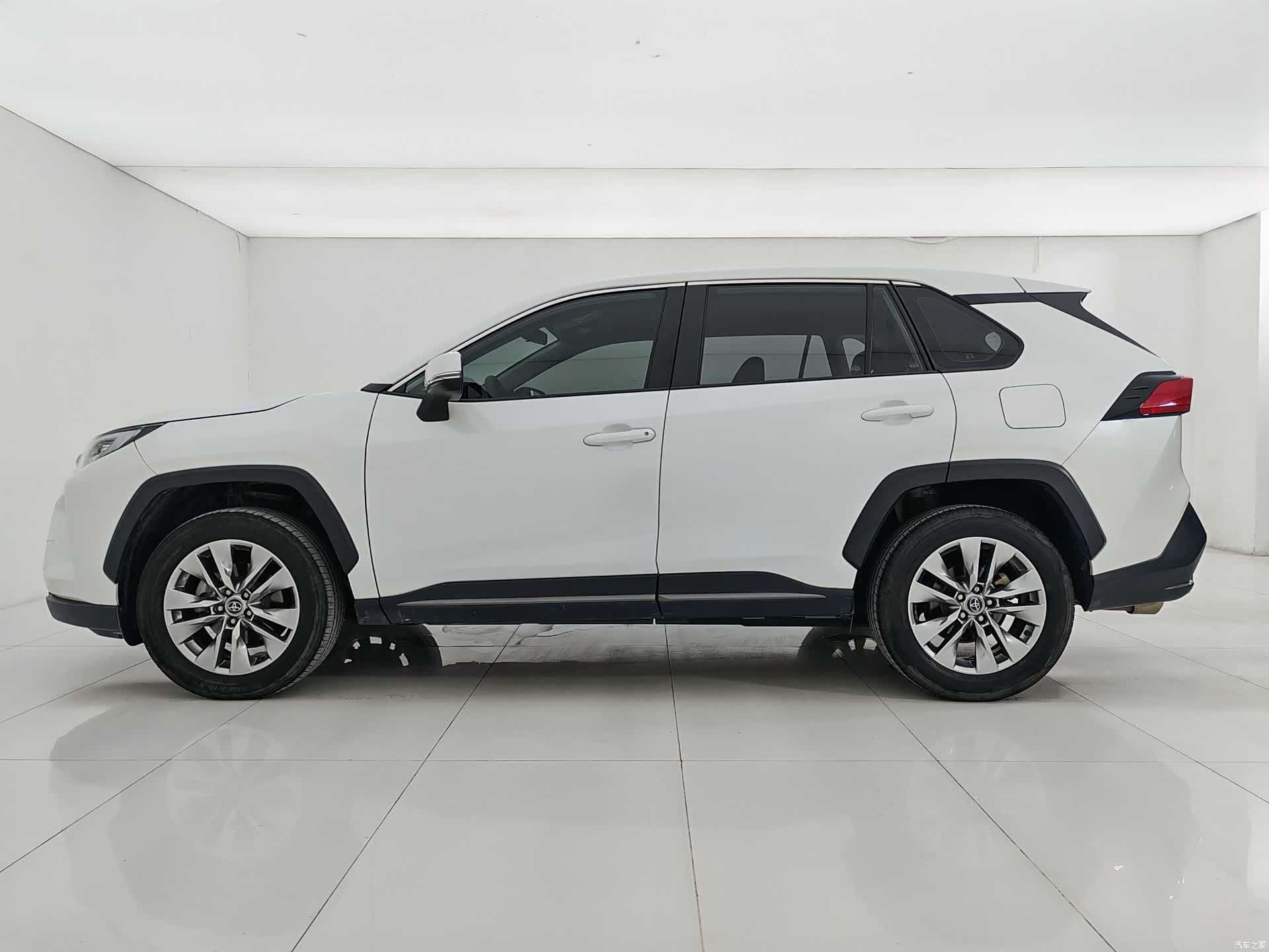 Toyota Wildlander, 2024 все фото