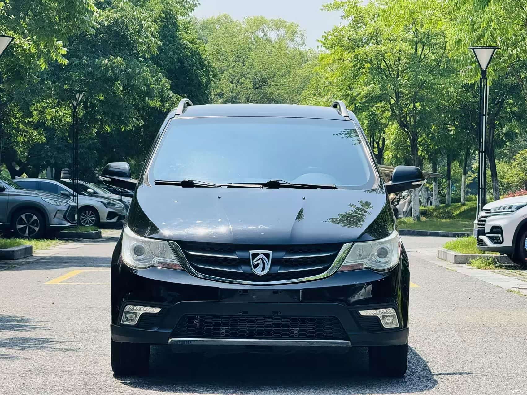 Wuling 730, 2015 2