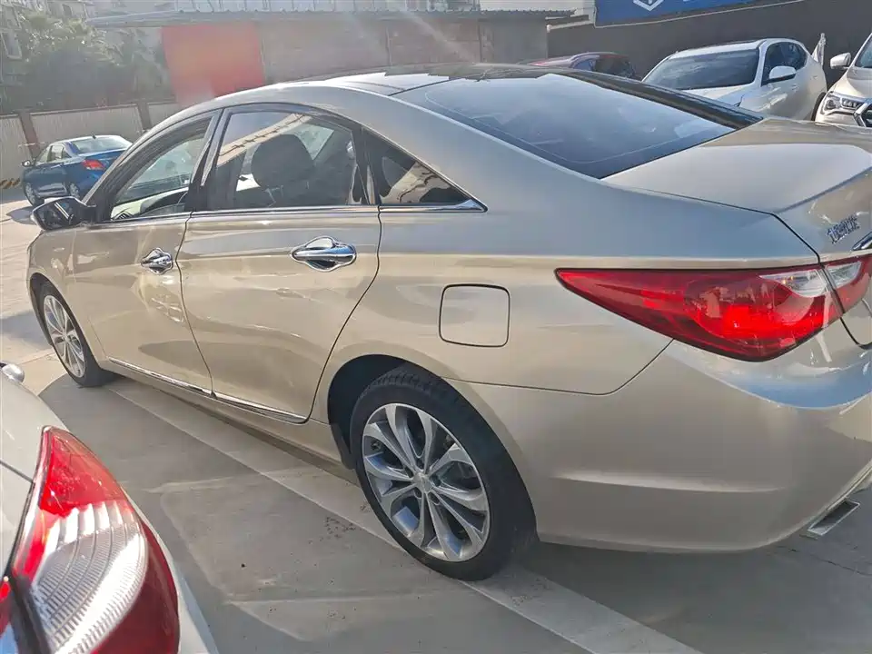Hyundai Sonata