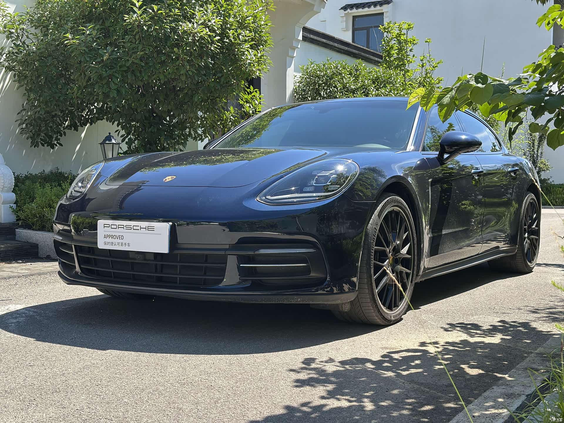 Porsche Panamera, 2018 1