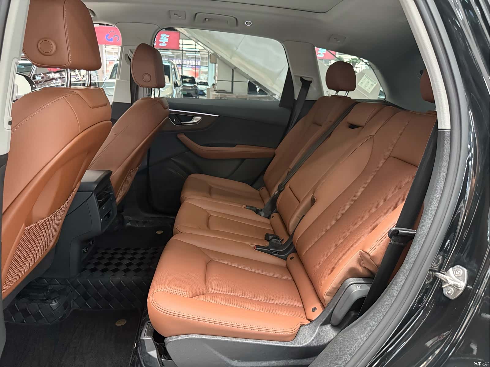 Audi Q7, 2025 18