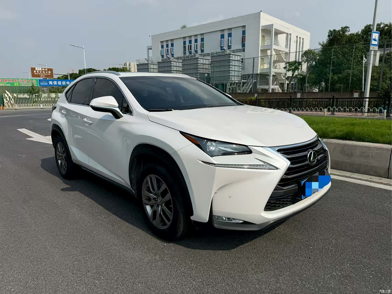 Lexus NX, 2016 3