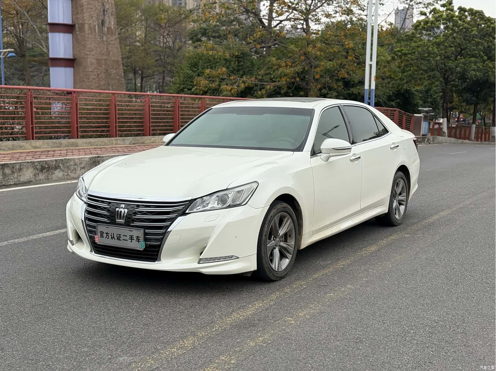 Toyota Crown, 2016 1