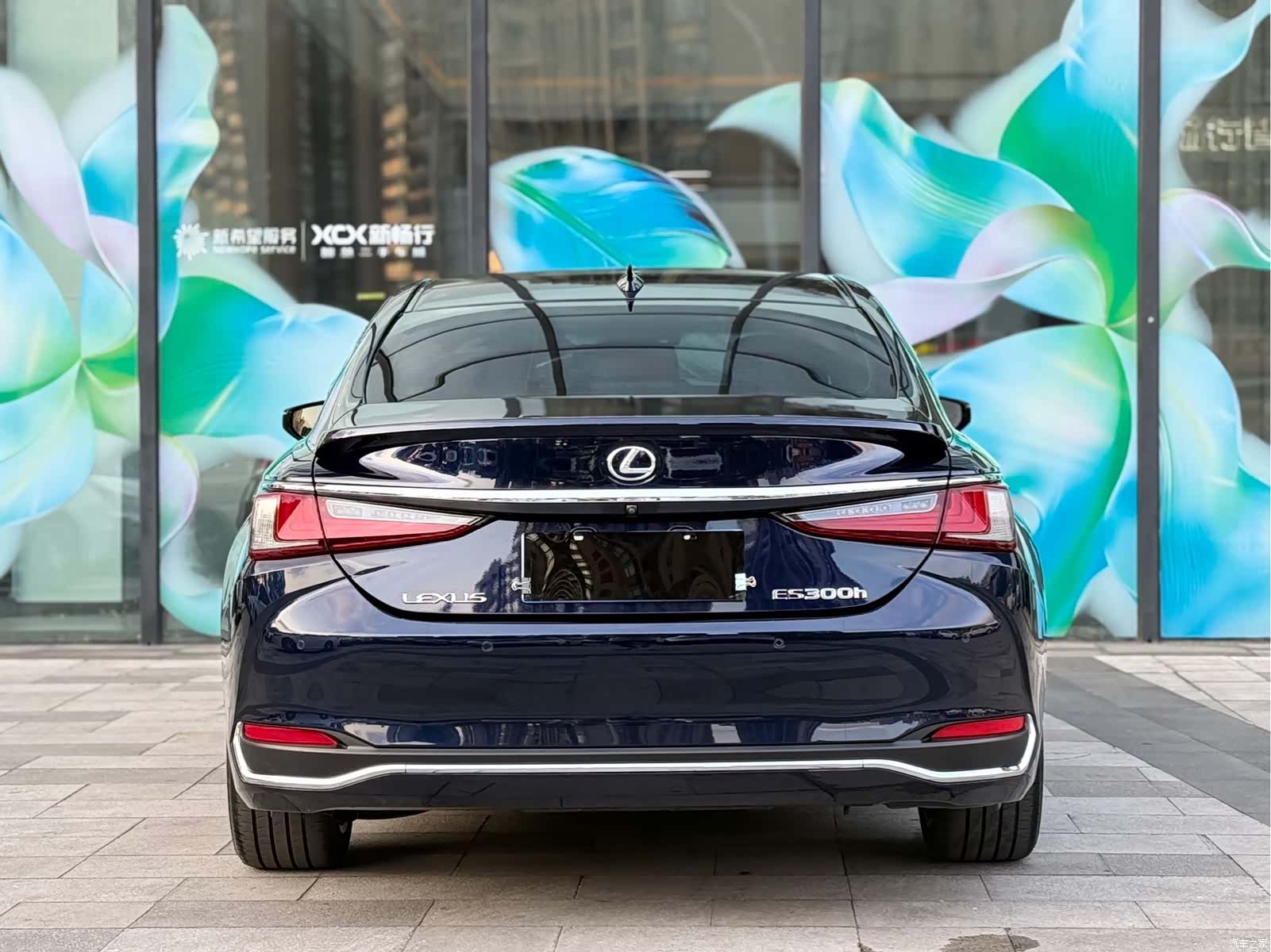 Lexus ES, 2019 все фото